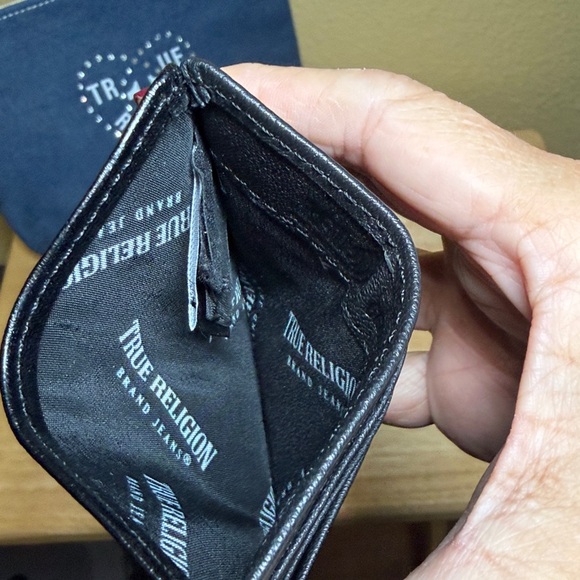 NWT True Religion cosmetic Bag with Cardholder & keychain - Picture 7 of 7